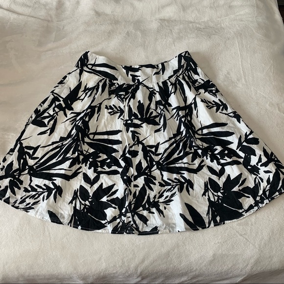 Le Chateau Black & White Cotton Skirt - Picture 1 of 9